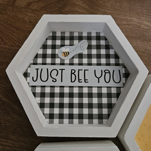 Bee-Themed Hexagonal Wall Art Set Handcrafted - Picture 2 of 10